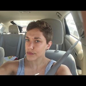 Meet your Posher, Kayla